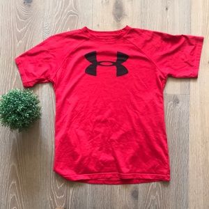 Under Armour heatgear short sleeve shirt. Red with black logo. Youth large.